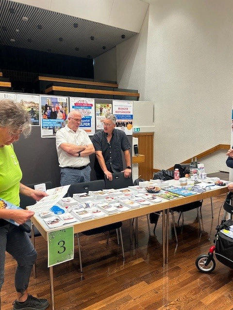 Infostände auf dem Gießener Selbsthilfe-Tag 2025 in der Kongresshalle in Gießen